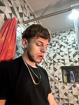 noah red online show from October 2025 02:10:01 AM