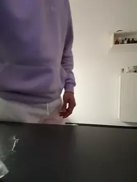 tofreakyshi online show from October 2025 11:21:02 AM