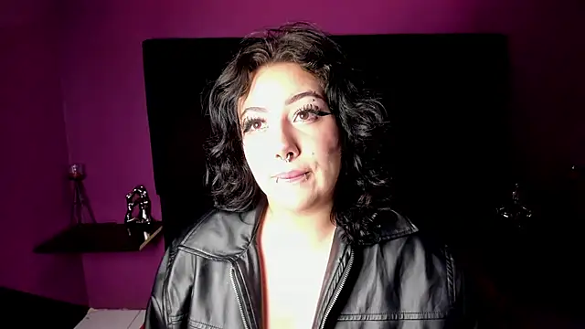 Snapshot of SabbathSinclair chatting on December 2025 01:05:02 PM SabbathSinclair online show from December 2025 01:05:02 PM