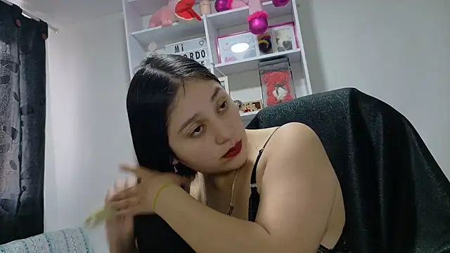 Snapshot of KOREN_JALAA chatting on June 2026 04:33:02 PM KOREN JALAA online show from June 2026 04:33:02 PM
