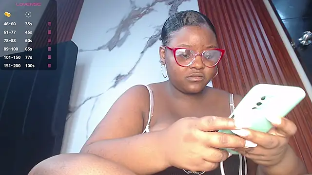 Snapshot of Kim_Browns chatting on June 2026 02:22:01 AM Kim Browns online show from June 2026 02:22:01 AM