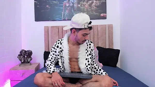 Timothe Evans online show from November 2025 08:30:02 PM