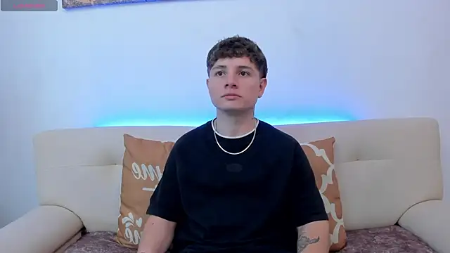 Leoo Miller online show from November 2025 08:00:01 PM