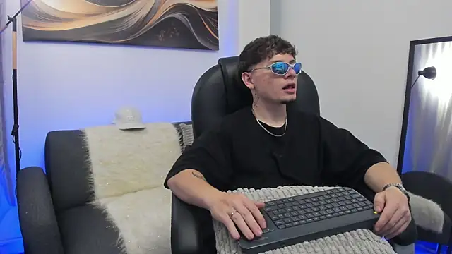 Leoo Miller online show from January 2026 04:27:02 AM