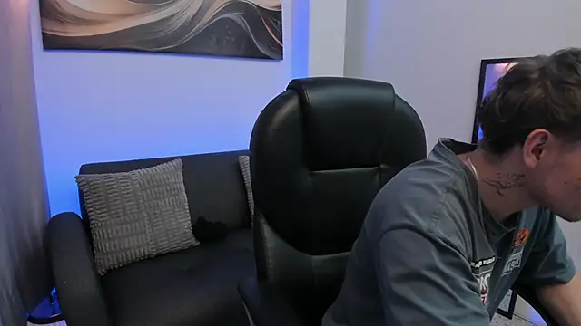 Leoo Miller online show from February 2026 04:33:01 AM