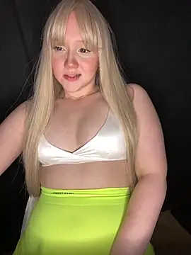 Snapshot of Darling_Bri_ chatting on October 2025 04:36:02 PM Darling Bri online show from October 2025 04:36:02 PM