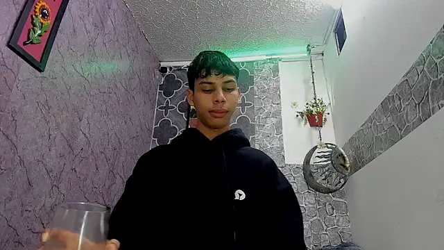 sexyboys cutex18 online show from February 2026 09:08:01 PM