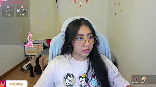 Snapshot of LoveLyy- chatting on October 2025 09:04:02 PM LoveLyy- online show from October 2025 09:04:02 PM