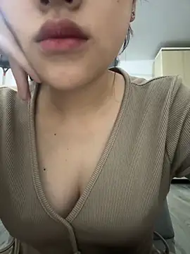 Snapshot of Titlelove chatting on November 2025 08:47:01 AM Titlelove online show from November 2025 08:47:01 AM