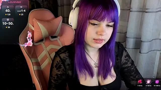 KristiBloom online show from April 2026 09:45:01 PM