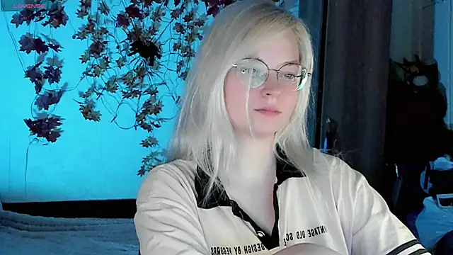 HoneyDazzle online show from November 2025 07:27:01 PM