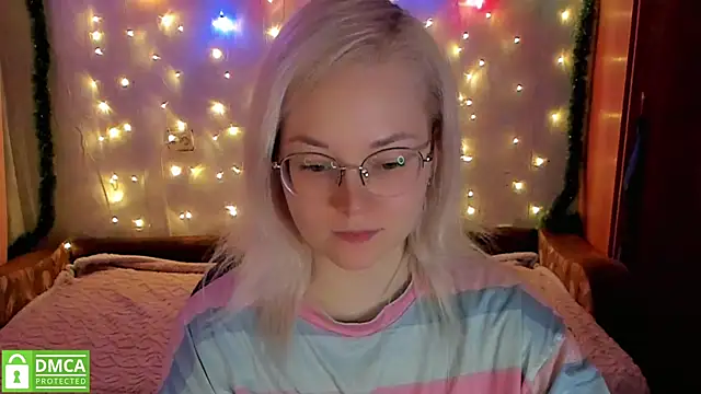 HoneyDazzle online show from November 2025 08:11:01 PM