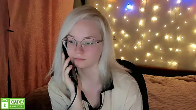 HoneyDazzle online show from November 2025 08:13:02 PM