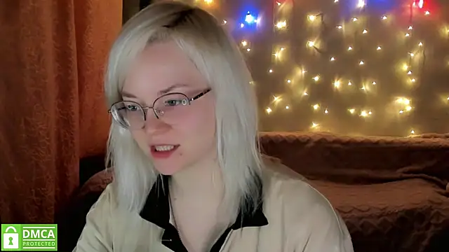 HoneyDazzle online show from December 2025 09:12:02 PM