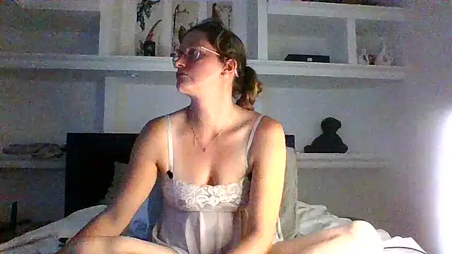 Snapshot of xcrazzycat chatting on May 2026 08:37:01 PM xcrazzycat online show from May 2026 08:37:01 PM