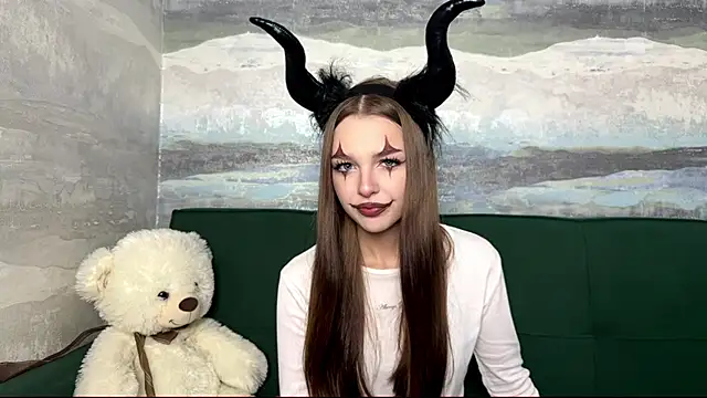 Snapshot of SunnySprinkle chatting on October 2025 12:50:01 PM SunnySprinkle online show from October 2025 12:50:01 PM