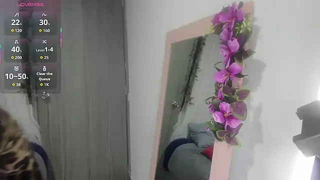 Snapshot of scarlett__m chatting on November 2025 11:11:01 AM scarlett m online show from November 2025 11:11:01 AM