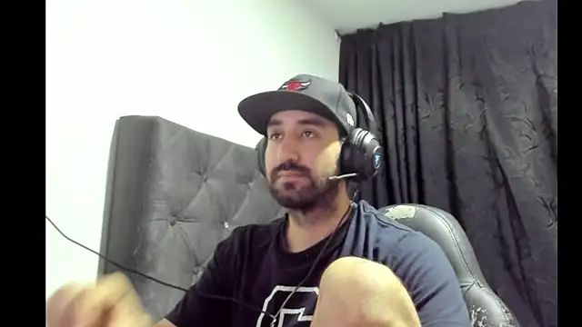 coolfriki online show from November 2025 02:43:02 AM