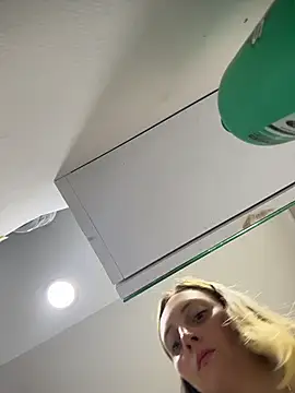 Snapshot of Mia_dca chatting on December 2025 05:08:02 PM Mia dca online show from December 2025 05:08:02 PM