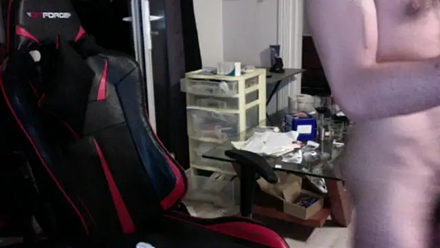 Liroow online show from March 2026 02:05:02 AM