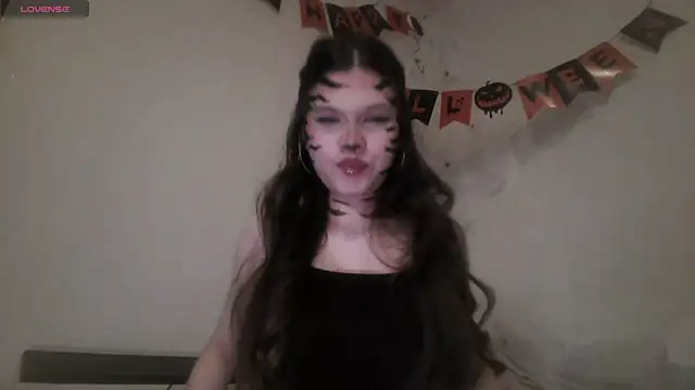 AlmetaBradicich online show from October 2025 05:19:01 AM