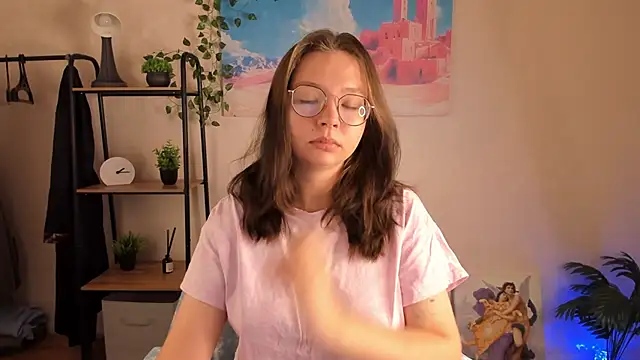 Nuura Moore online show from October 2025 12:47:01 AM