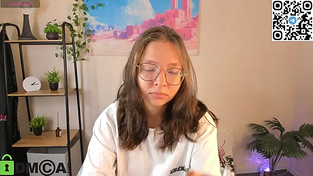 Nuura Moore online show from October 2025 01:06:02 AM