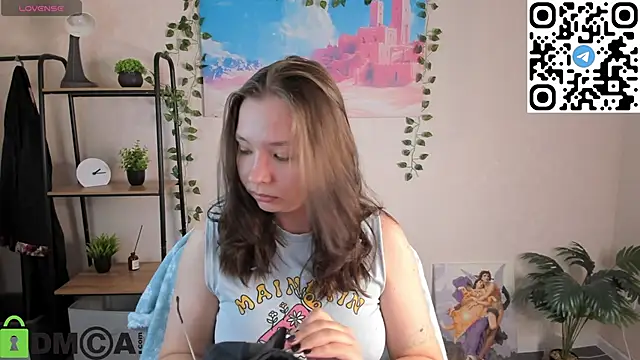 Nuura Moore online show from November 2025 12:53:01 AM