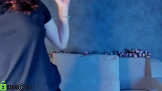 Nuura Moore online show from November 2025 12:54:01 AM