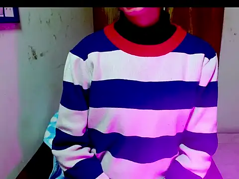 Snapshot of Roiseeee chatting on February 2026 10:03:02 AM Roiseeee online show from February 2026 10:03:02 AM