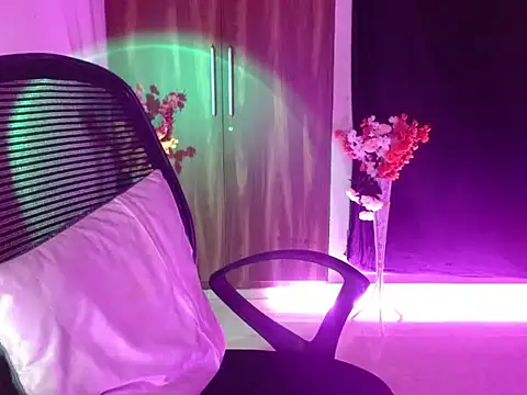 Roiseeee online show from April 2026 05:12:02 AM