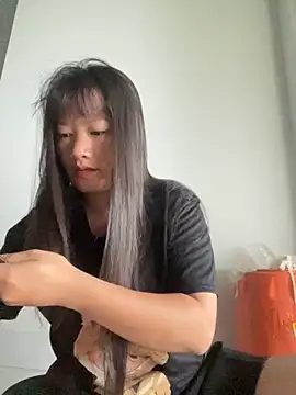 TrangNemo online show from October 2025 11:45:02 PM