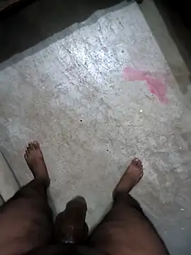 Snapshot of Bull_For_Cuckold_Realmeet chatting on November 2025 02:52:02 PM Bull For Cuckold Realmeet online show from November 2025 02:52:02 PM