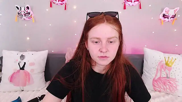 Snapshot of Evarey_ chatting on July 2026 07:18:02 AM Evarey online show from July 2026 07:18:02 AM