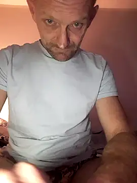 Snapshot of Remello1 chatting on November 2025 06:18:02 PM Remello1 online show from November 2025 06:18:02 PM