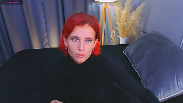 FoxxLina online show from October 2025 03:11:01 PM