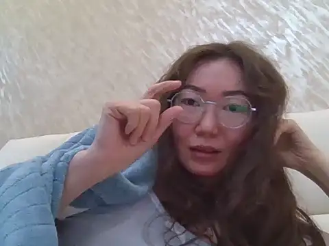 Snapshot of Ysolena chatting on February 2026 07:21:01 PM Ysolena online show from February 2026 07:21:01 PM