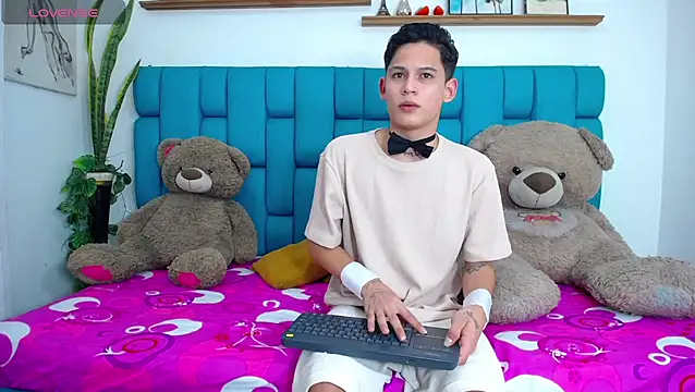 Brian hot online show from March 2026 04:57:02 PM