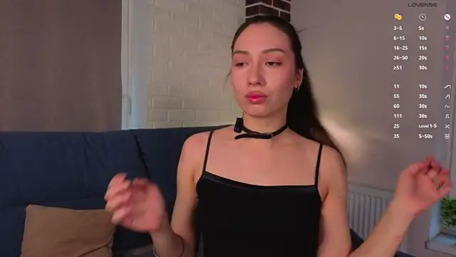 Snapshot of MissyHuf chatting on December 2025 08:34:01 AM MissyHuf online show from December 2025 08:34:01 AM