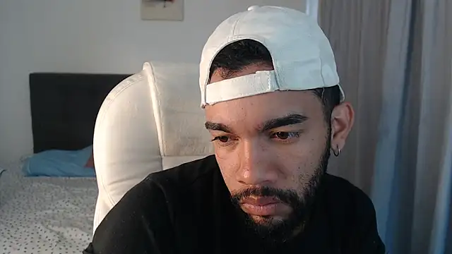 andresnoir  online show from November 2025 01:45:01 PM