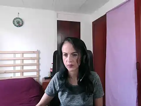 Snapshot of rose_more__ chatting on December 2025 02:22:01 PM rose more online show from December 2025 02:22:01 PM