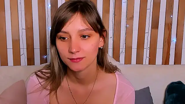 Snapshot of Sophia_Elliott chatting on October 2025 01:47:01 AM Sophia Elliott online show from October 2025 01:47:01 AM