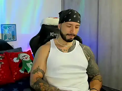 Dave-Max01 online show from December 2025 12:45:02 PM