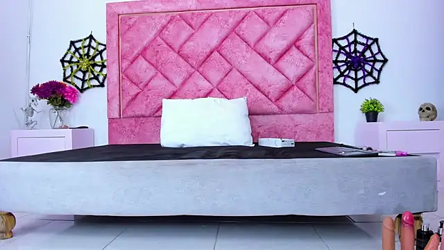 Snapshot of Bigasshott_ chatting on October 2025 07:05:01 PM Bigasshott online show from October 2025 07:05:01 PM