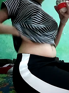 Hornyme18 online show from December 2025 04:29:01 AM