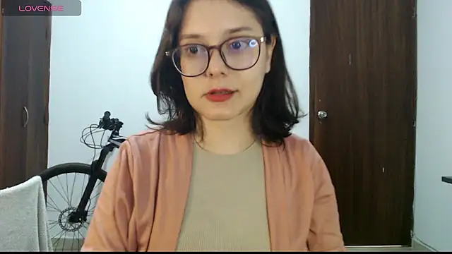 CarlaLorez online show from October 2025 01:05:02 AM