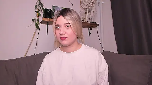 ShyBunny1 online show from October 2025 06:22:02 AM