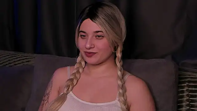 ShyBunny1 online show from October 2025 09:35:02 PM