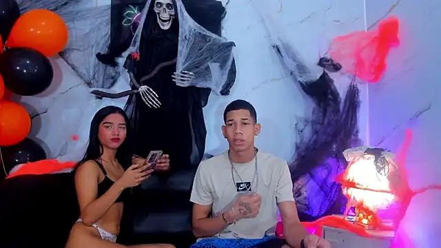 Snapshot of Little_nicoll chatting on November 2025 12:02:01 AM Little nicoll online show from November 2025 12:02:01 AM