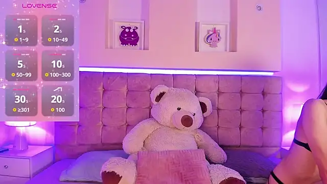 Snapshot of Naya_Velvet chatting on November 2025 08:41:02 PM Naya Velvet online show from November 2025 08:41:02 PM